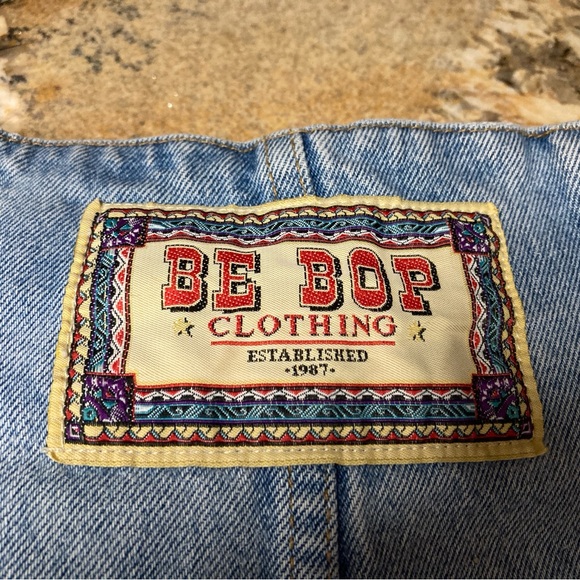 BE BOP Denim Women's Shorts with Tie Belt Light Wash Size 5 - Picture 3 of 7